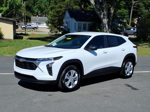 Summit White 2026 Chevrolet Trax LS