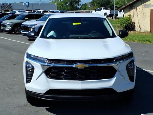 Summit White 2026 Chevrolet Trax LS