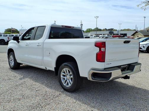 Summit White 2026 Chevrolet Silverado 1500 LT