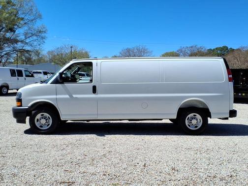 Summit White 2026 Chevrolet Express 2500 Work Van