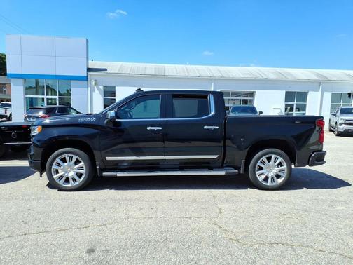 Black 2025 Chevrolet Silverado 1500 High Country