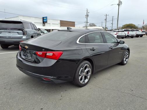Mosaic Black Metallic 2024 Chevrolet Malibu FWD 1LT