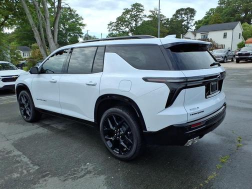 Polar White Tricoat 2026 Chevrolet Traverse RS