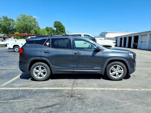 Graphite Gray Metallic 2018 GMC Terrain SLE
