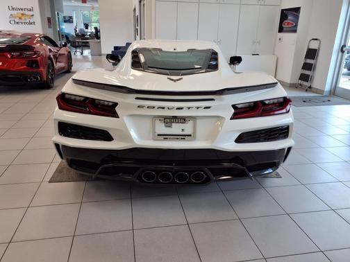 Arctic White 2025 Chevrolet Corvette Z06