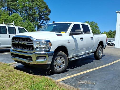 Bright White Clearcoat 2020 RAM 2500 Tradesman Crew Cab 4x4 6'4' Box