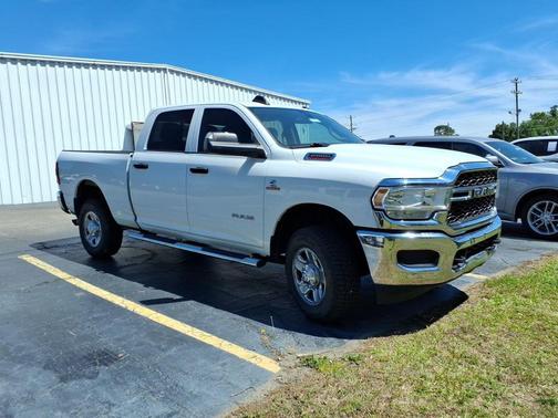 Bright White Clearcoat 2020 RAM 2500 Tradesman Crew Cab 4x4 6'4' Box