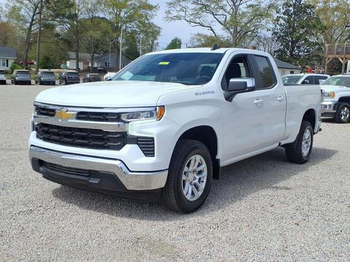 Summit White 2026 Chevrolet Silverado 1500 LT