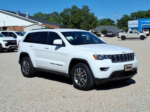Bright White Clearcoat 2019 Jeep Grand Cherokee Laredo