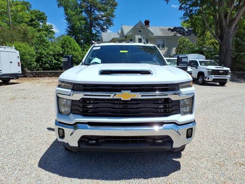 Summit White 2026 Chevrolet Silverado 3500 LT