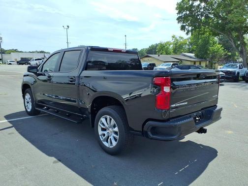 Black 2026 Chevrolet Silverado 1500 Custom