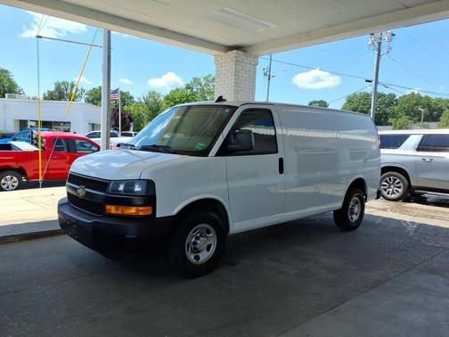 Summit White 2019 Chevrolet Express 2500 Work Van