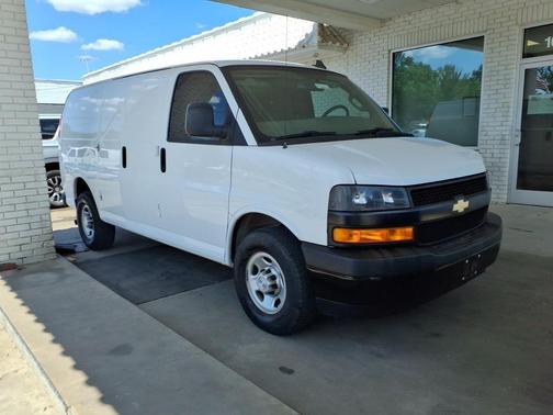 Summit White 2019 Chevrolet Express 2500 Work Van