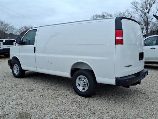 Summit White 2025 Chevrolet Express 2500 Work Van