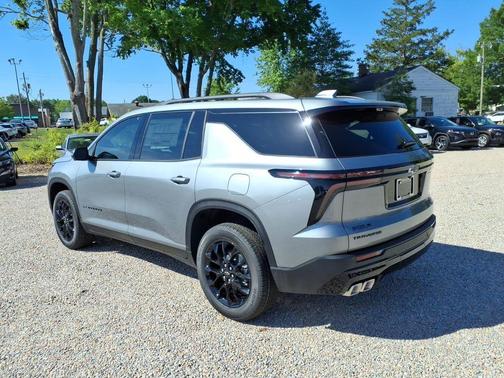 Sterling Gray Metallic 2026 Chevrolet Traverse LT
