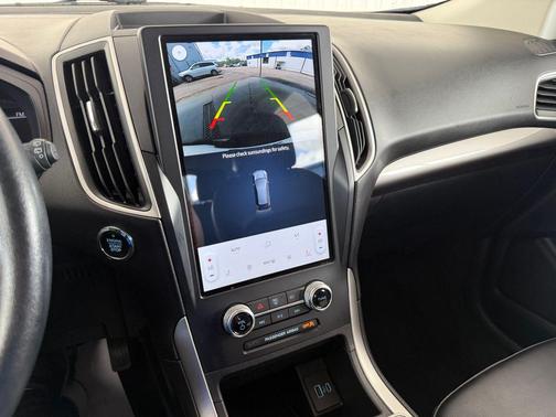 Agate Black Metallic 2024 Ford Edge SEL