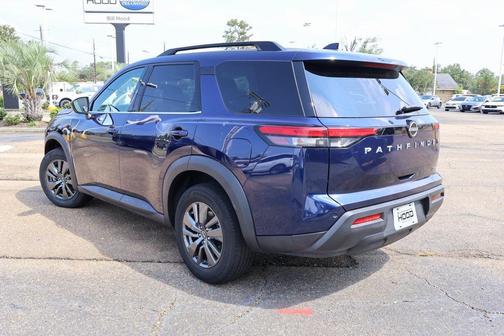 2022 Nissan Pathfinder SV 2WD