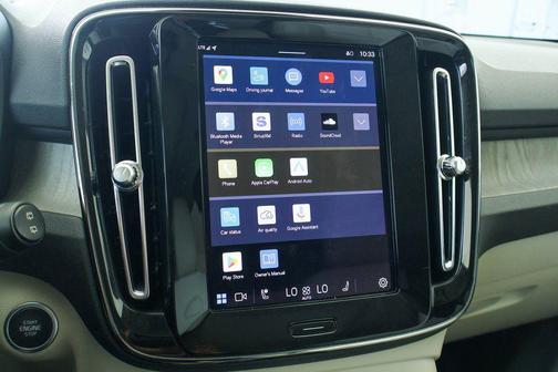 2024 Volvo XC40 B5 Plus Bright Theme