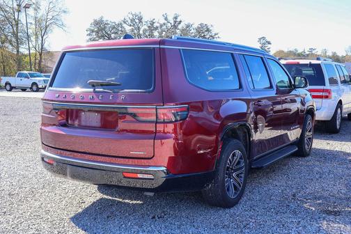 2024 Jeep Wagoneer L Series II 4x2