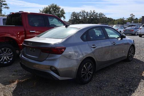 2024 Kia Forte LXS