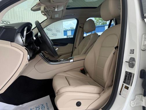 Polar White 2018 Mercedes-Benz GLC 300 Base