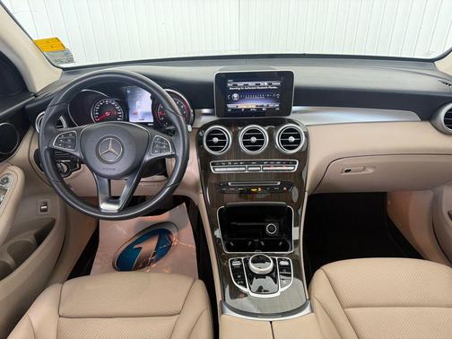 Polar White 2018 Mercedes-Benz GLC 300 Base