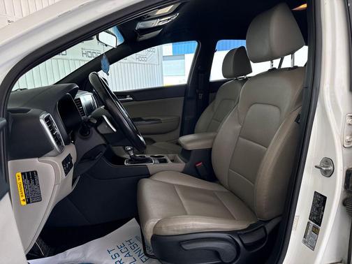 Snow White Pearl 2020 Kia Sportage S