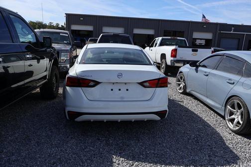 2022 Nissan Altima S FWD