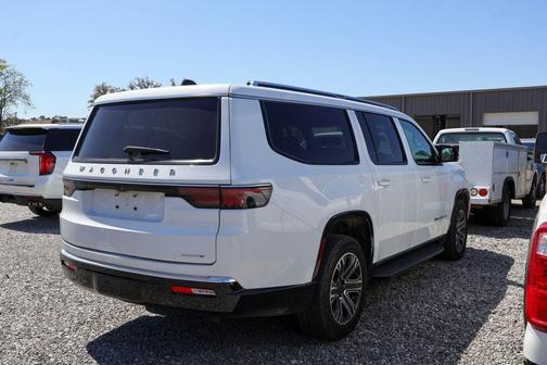 2024 Jeep Wagoneer L Series II 4x2