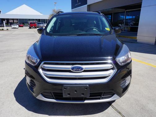 Photo 2 of 26 of 2020 Ford Escape SE