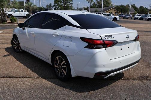 2022 Nissan Versa 1.6 SV