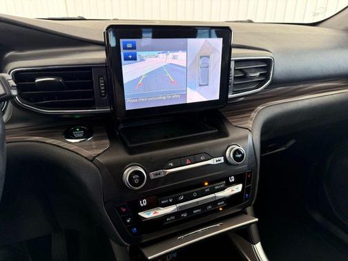 Oxford White 2020 Ford Explorer Limited