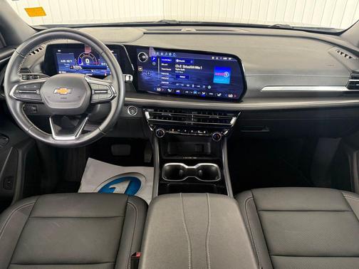 Mosaic Black Metallic 2026 Chevrolet Traverse LT