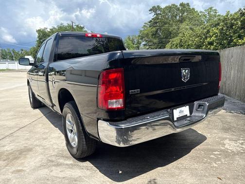 Diamond Black Crystal Pearlcoat 2024 RAM 1500 Classic SLT