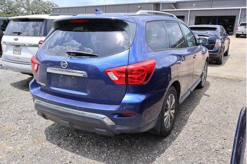 2019 Nissan Pathfinder S