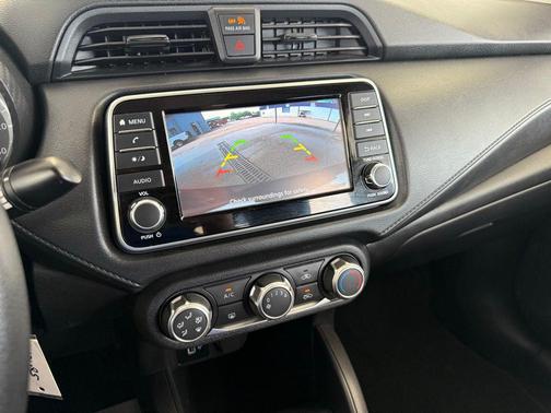 Super Black Metallic 2023 Nissan Versa 1.6 S