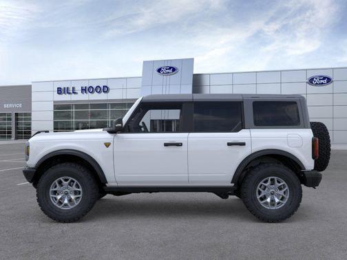 Oxford White 2025 Ford Bronco Badlands