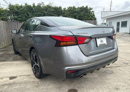 Gray Sky Pearl 2023 Nissan Altima SR FWD