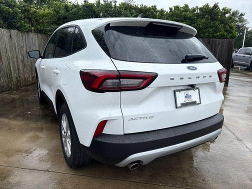 Oxford White 2025 Ford Escape Active