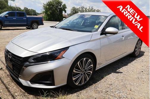 2023 Nissan Altima SR FWD
