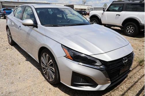2023 Nissan Altima SR FWD