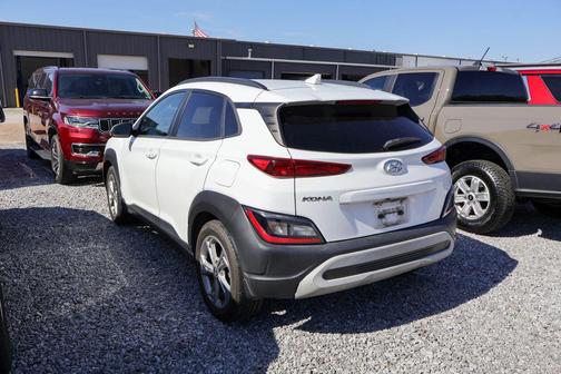 2022 Hyundai KONA SEL