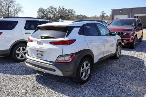 2022 Hyundai KONA SEL
