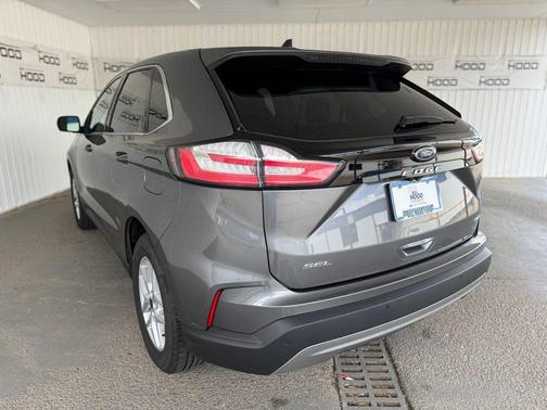 Carbonized Gray Metallic 2024 Ford Edge SEL
