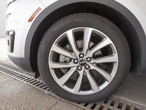 2019 Lincoln Nautilus Select