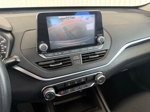 Brilliant Silver Metallic 2022 Nissan Altima 2.5 SV