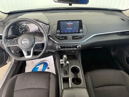 Brilliant Silver Metallic 2022 Nissan Altima 2.5 SV