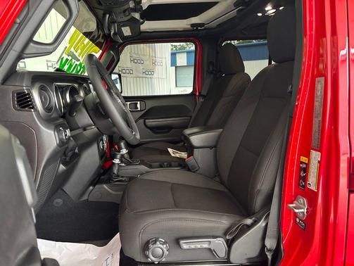 Firecracker Red Clearcoat 2023 Jeep Gladiator Willys 4x4