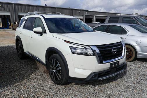 2023 Nissan Pathfinder Platinum 4WD
