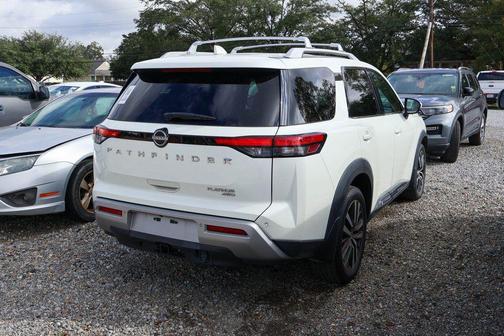 2023 Nissan Pathfinder Platinum 4WD